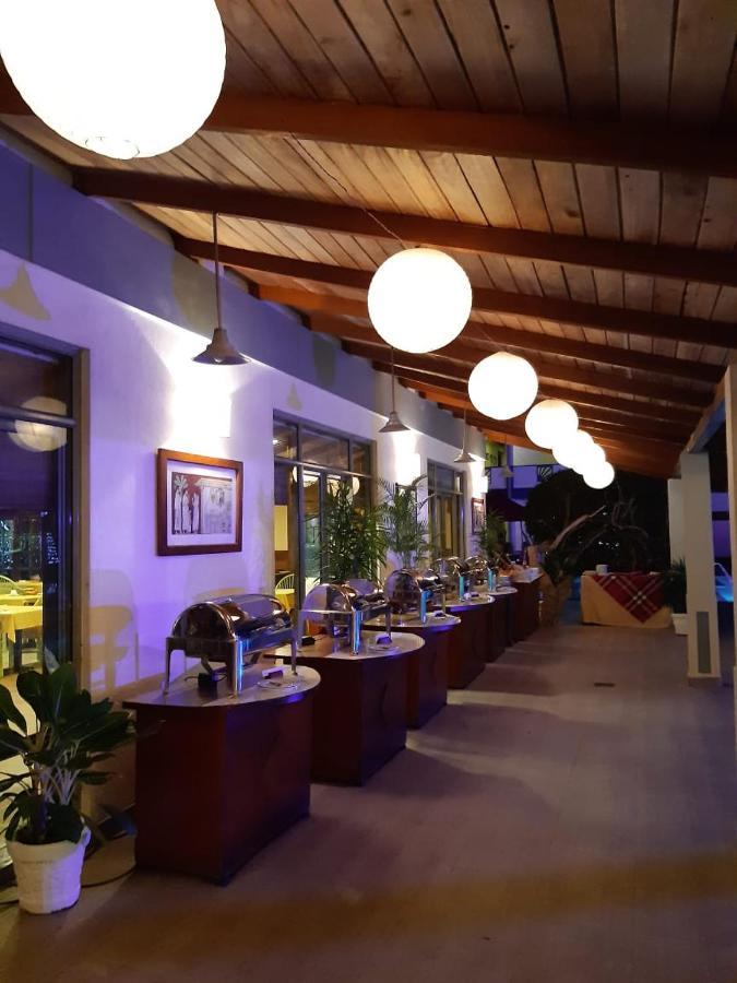 The Oasis Beach Resort Hambantota Exterior foto